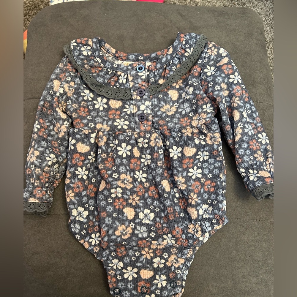 Daisy Fuentes two piece baby outfit
